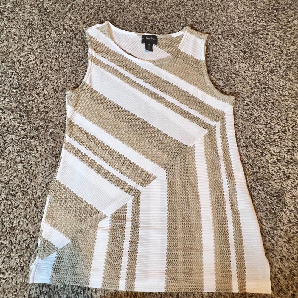 Travelers by Chicos Womens Size 0 White Gold Striped Pleated Sleeveless Tank Top
